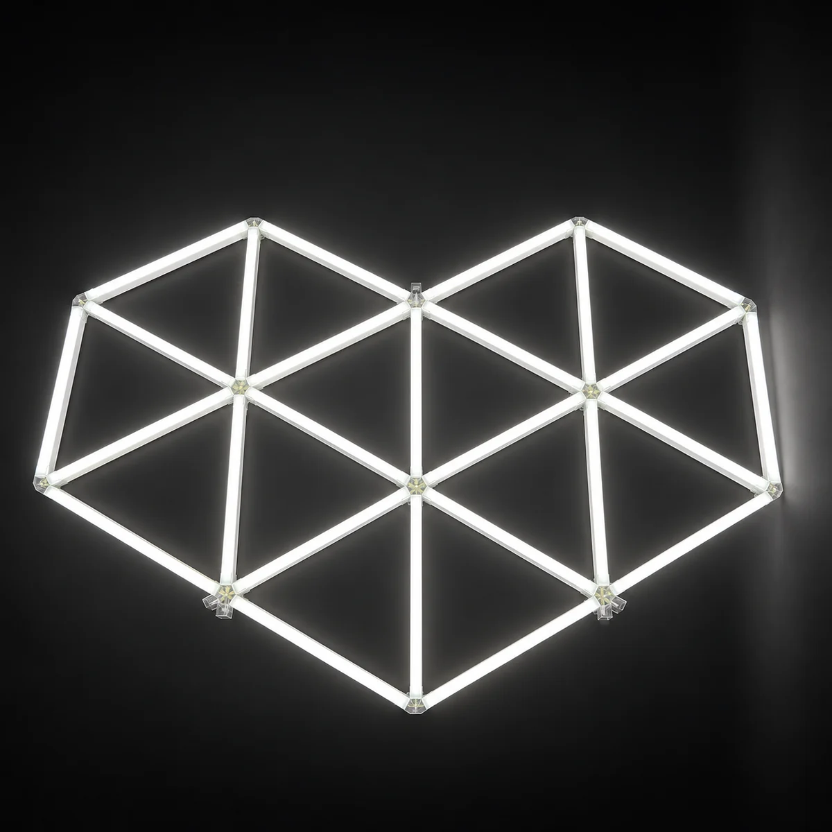 Diamond and triangle lighting layout in white light